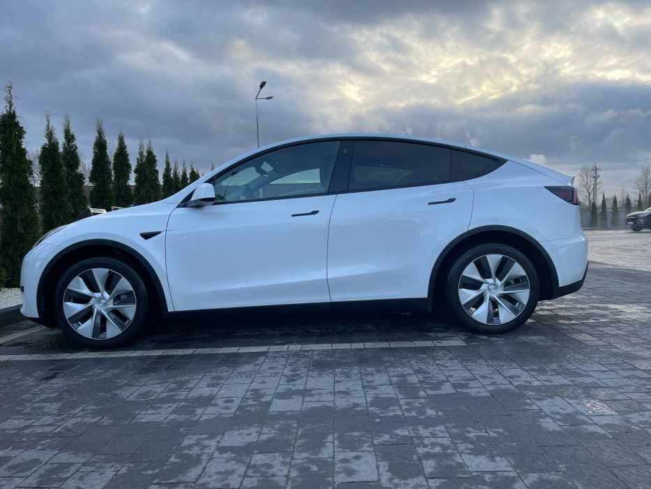 Tesla Model Y Long Range Dual Motor 82 kWh 7-ми місна