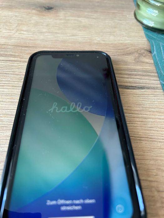 IPhone 11 czerwony