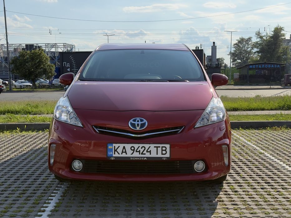 Toyota Prius V 2013