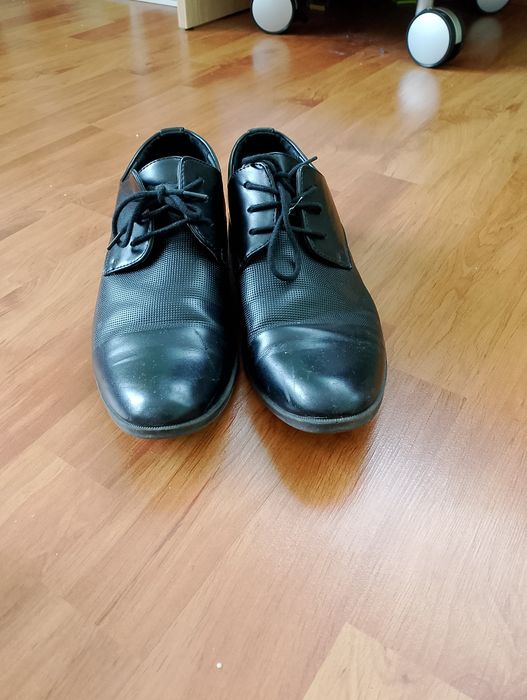 Eleganckie buty do garnituru chłopiencie rozmiar 38