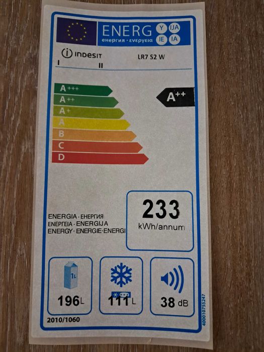 Frigorífico combinado Indesit  LR7 S2 W em muito bom estado