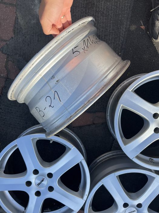 Koła zimowe 215/60 R17 Hyundai ix35 Tucson +TPMS+ NOWE opony 2024