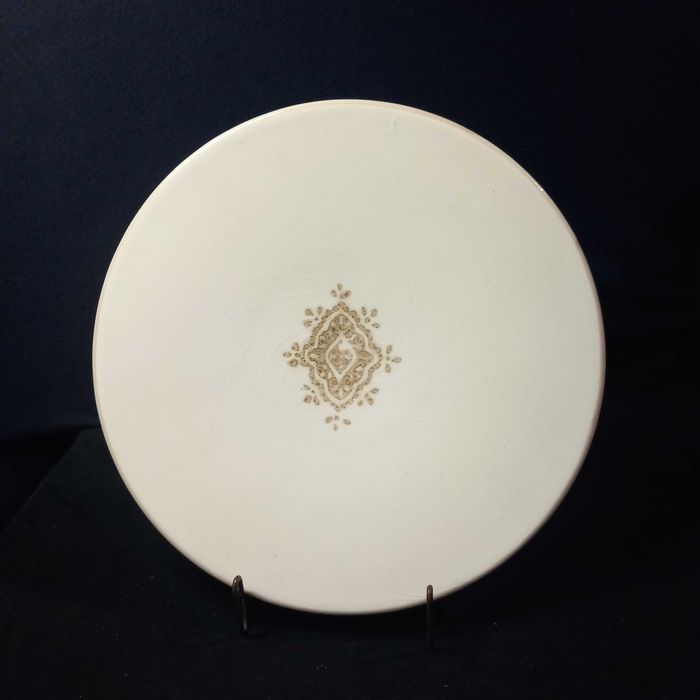 Conjunto de três pratos