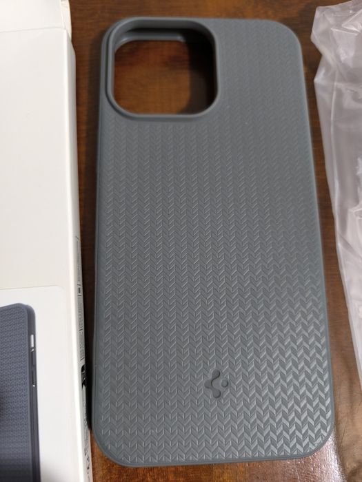 Capa nova spigen iPhone 16 pro max