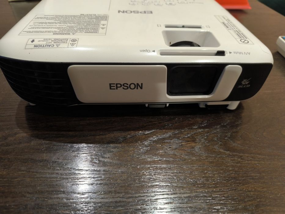 Продам проектор EPSON EB-S41 (V11H842040)