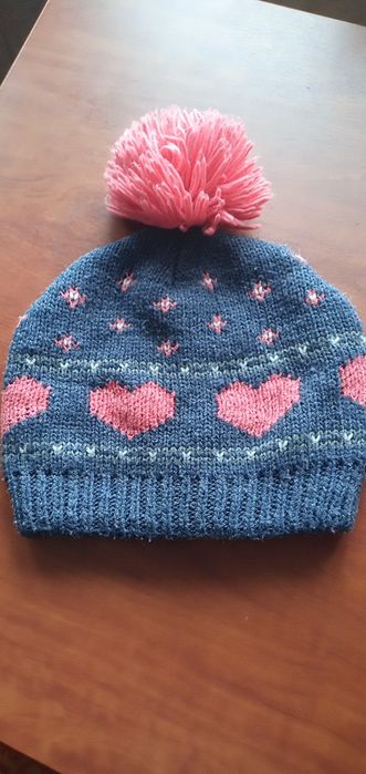 Шапка і аксесуари для дівчинки