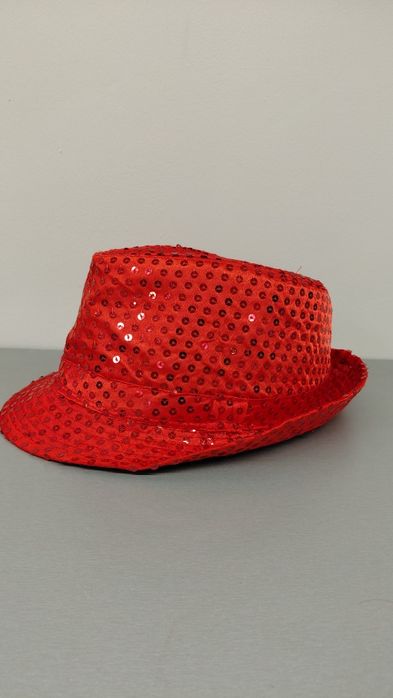 Капелюх з паєтками