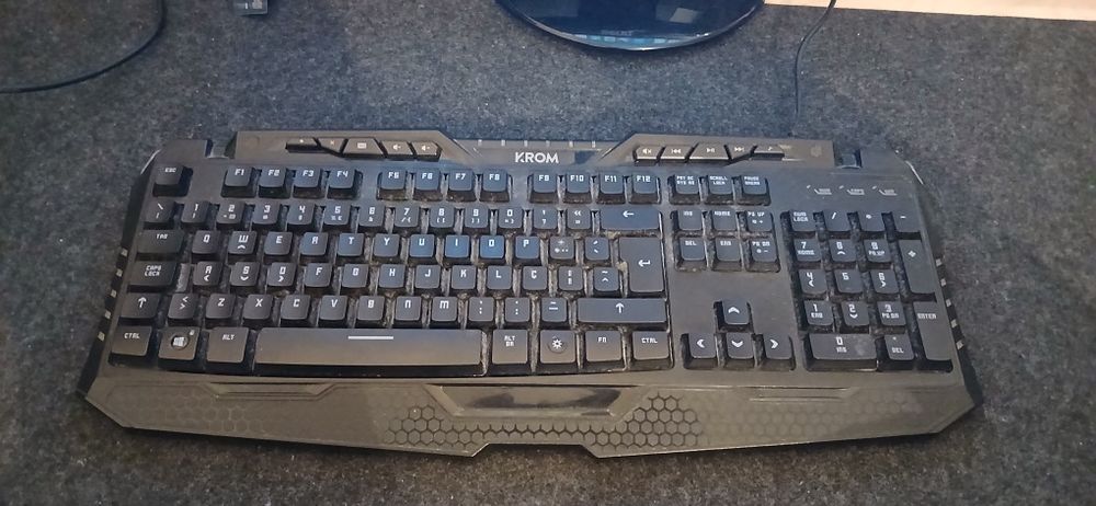 Vendo teclado KRom
