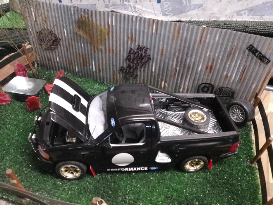 Miniatura Ford SVT f150