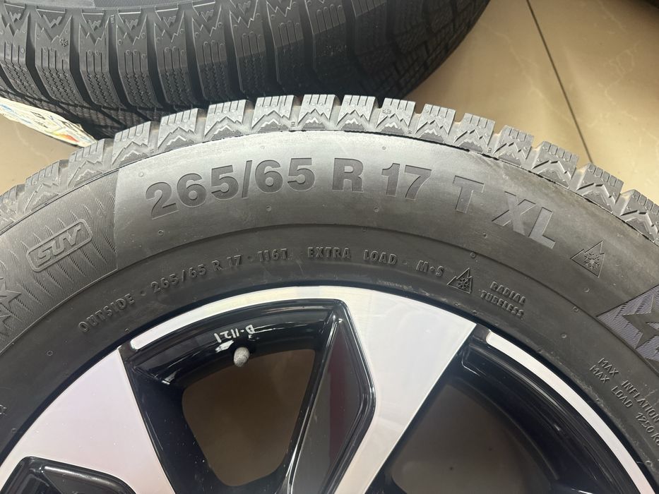 Диски оригінал Toyota Hilux r17/6/139.7 Prado 265/65/17 шини зимові