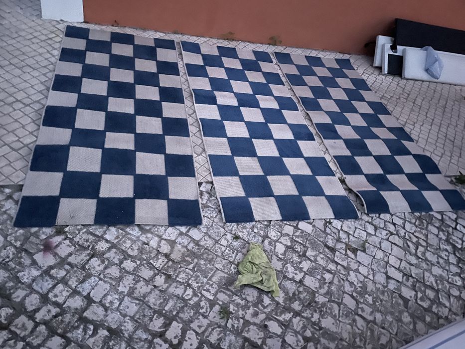 3 tapetes iguais como novos