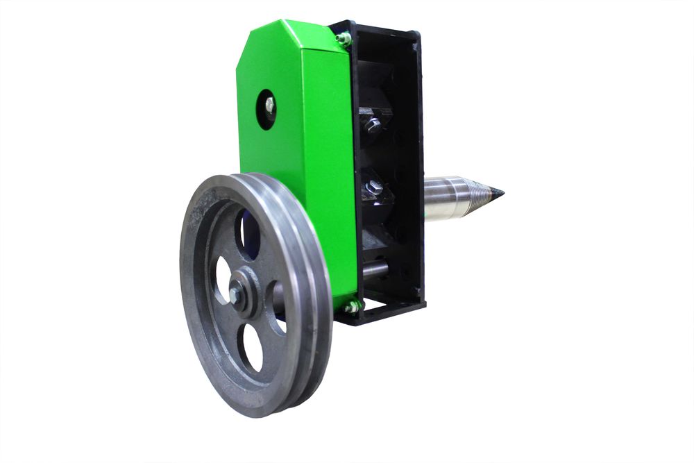 Дровокол - Подрібнювач гілок Дачник 70 3-вала з морквиною