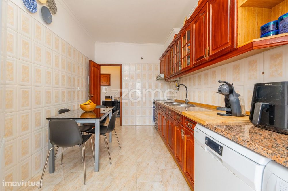 Apartamento T3 na Torre da Marinha, Seixal