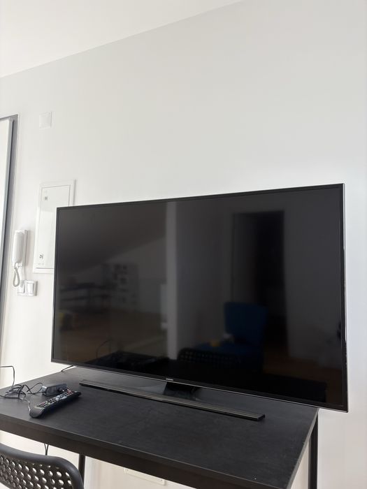 TV SAMSUNG UE55JU6400K (LED - 55'' - 140 cm - 4K Ultra HD - Smart TV)