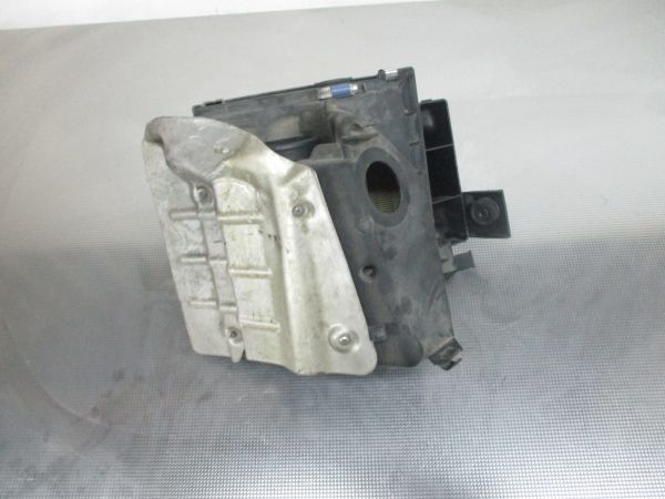 Caixa filtro ar VOLKSWAGEN Passat (3B3)