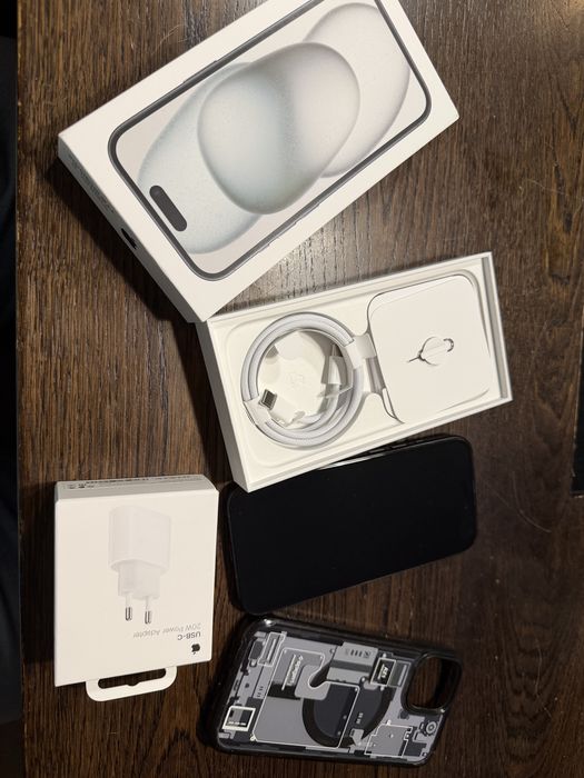 IPhone 15 black 128gb + ladowarka + szyba + etui