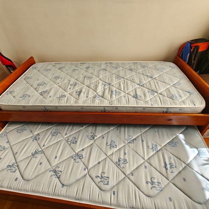 Cama dupla com gaveta