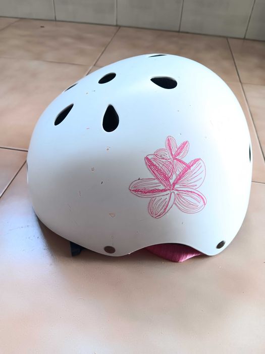 Capacete menina skate