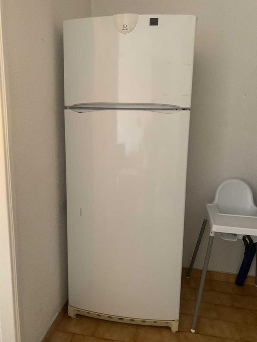 Frigorífico combinado Indesit