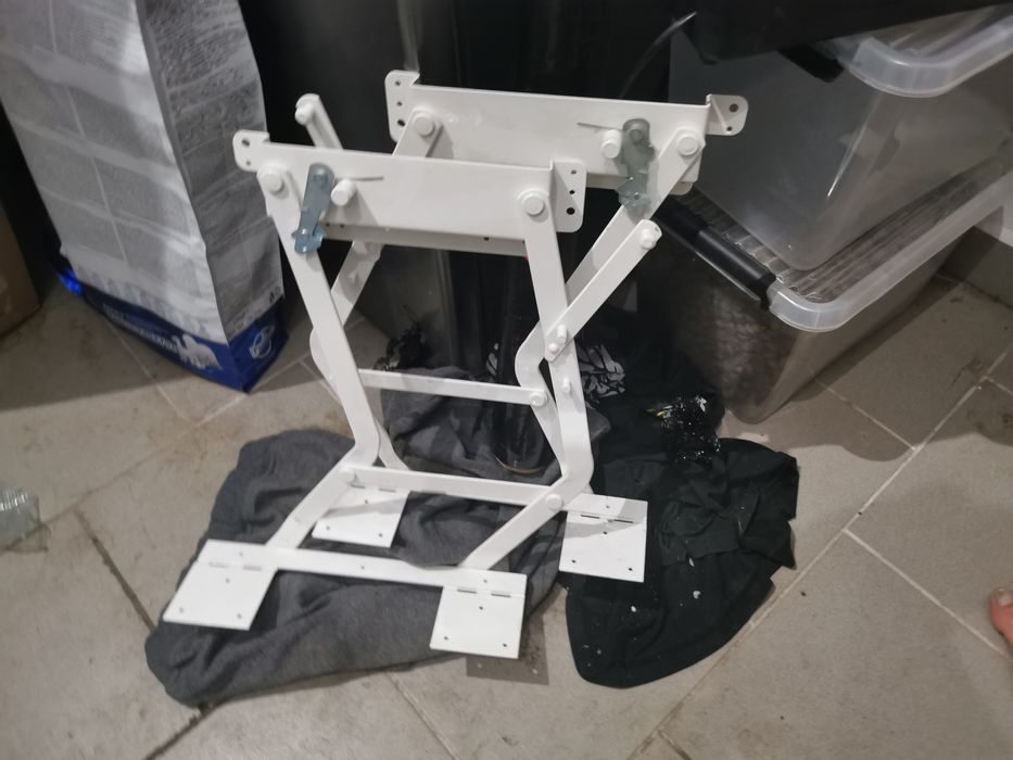 System meblowy - wysuwany dodatkowy blat