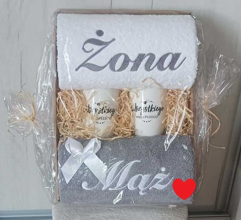 Zestaw na prezent ślubny i nie tylko 2 x ręczniki 2 x kubki Żona Mąż