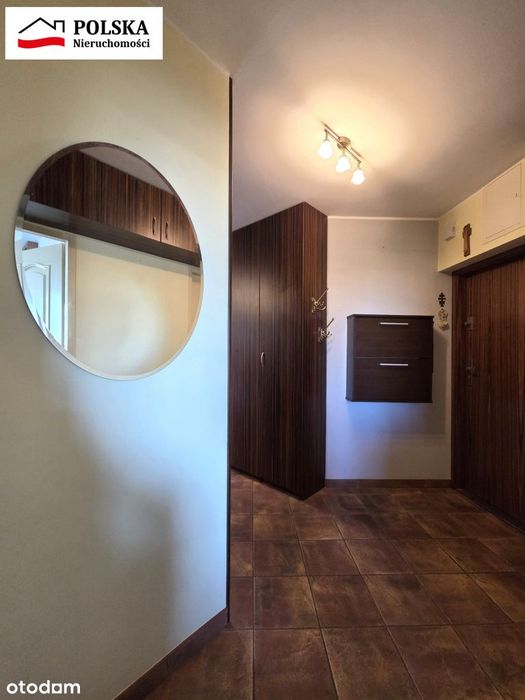 Na sprzedaż zadbane 3 pokojowe mieszkanie w Rumi.