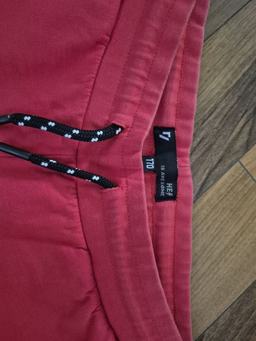 Spodenki krótkie czerwone