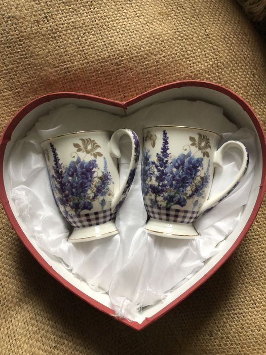 Kubki z brytyjskiej porcelany z motywem lawendy