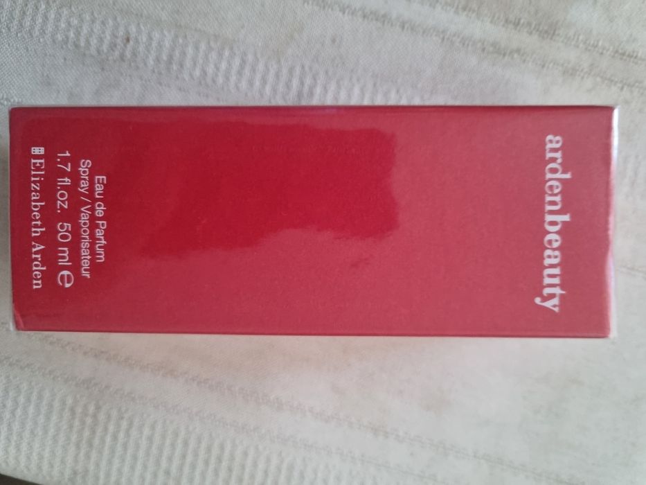 Elizabeth Arden woda perfumowana nowa w opakowaniu oryginalna 50ml