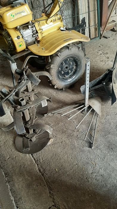 Продам мотоблок Sadko 900 PRO с насадками в отличном состоянии