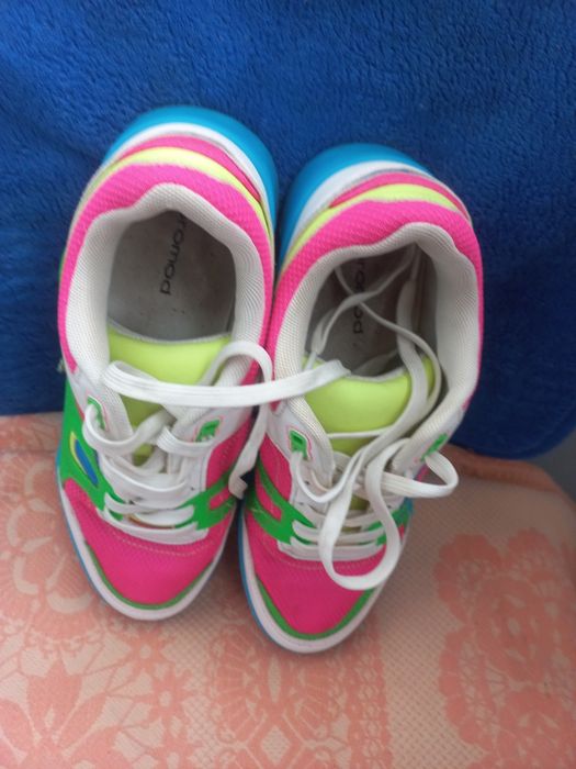 Крассовки женские  40 размер