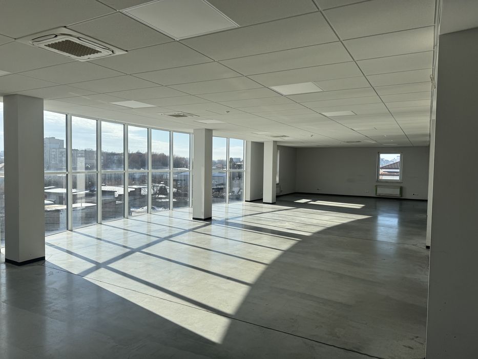 Здається в оренду комерційне приміщення 2,4 поверх з 4