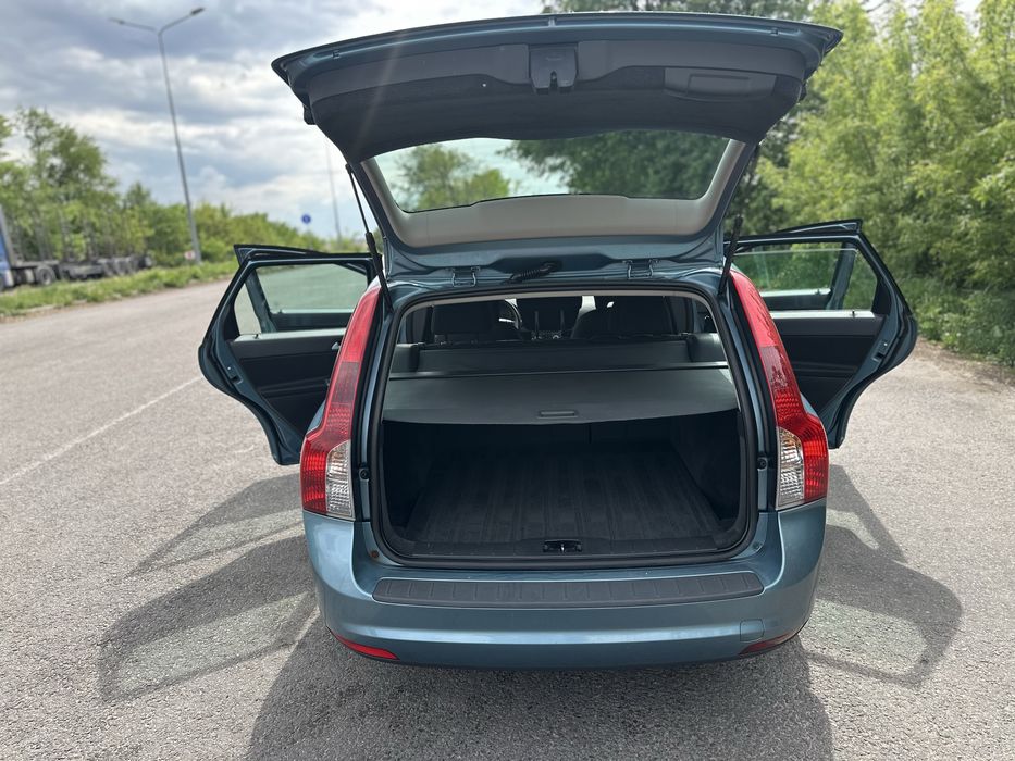 Продам авто Volvo v50