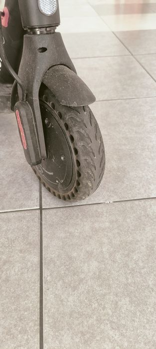 Trotinete elétrica Street Surfing Voltaik MGT 350 preto