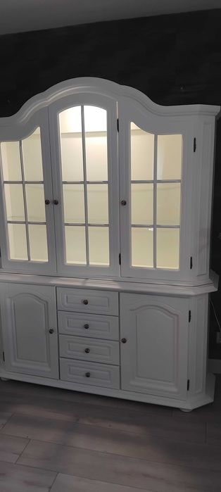 Kredens witryna drewniana, Ostatnia sztuka