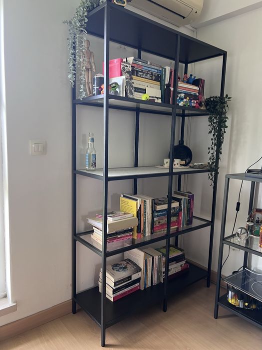 Vendo estante c/ prateleiras em vidro