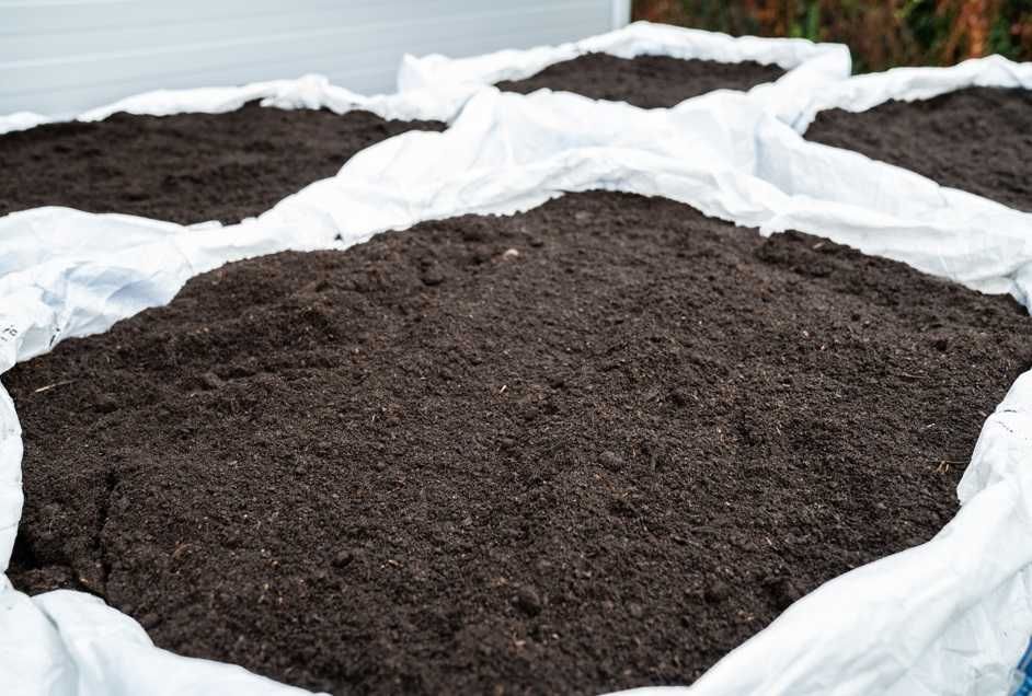 Ziemia pod trawnik na wyrównanie ogrodu