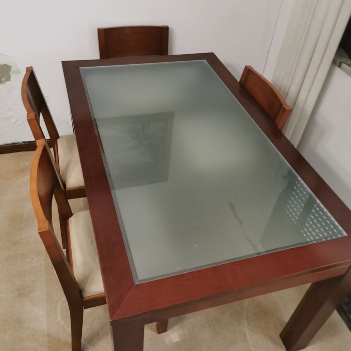 Mesa de jantar com 6 cadeiras