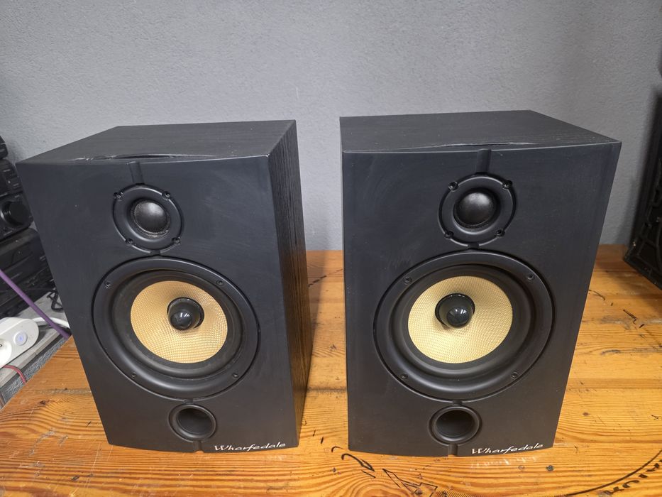 Wharfedale Diamond 8.1 – kolumny stereo, sprawne, maskownice