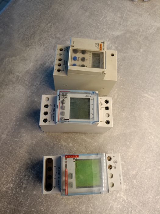 Zegar astronomiczny Legrand