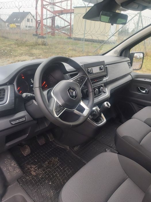 Wynajem busa 9-osobowego.