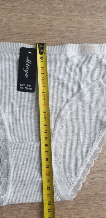 4×Damskie majtki figi w prążek S