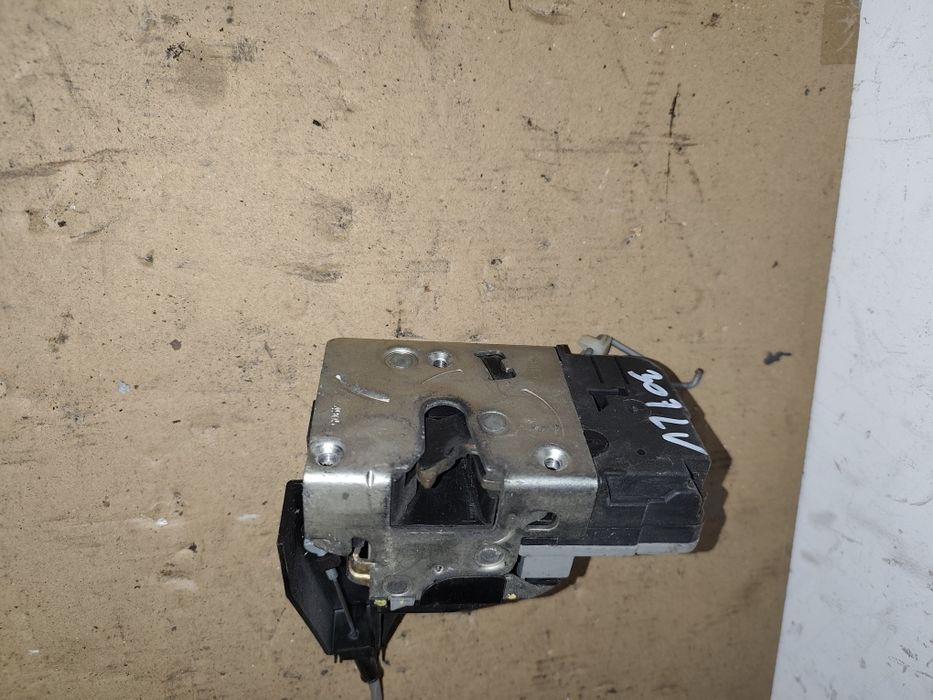 Zamek drzwi peugeot 307