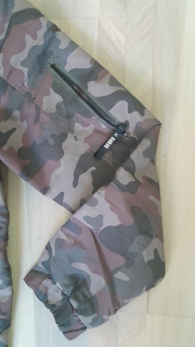 Ciepła kurtka z kapturem
