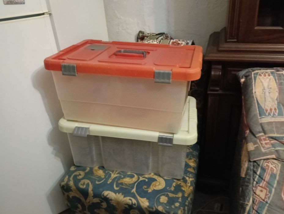 Caixas de arrumação 15€ cada