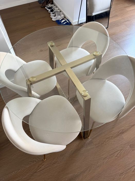 Vendo Mesa e Cadeiras  Sklum (pode ser em separado)
