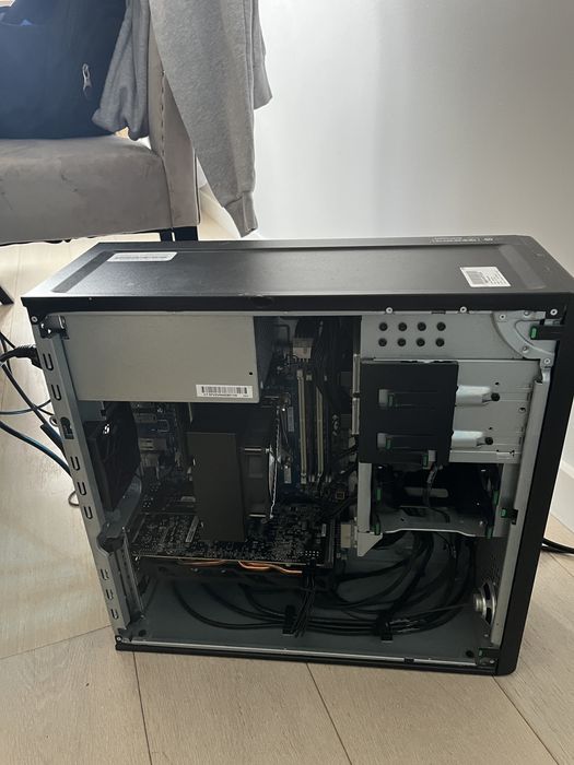 Komputer HP Z440 Workstation 64 GB Ram SSD 512GB 700W RX570 8GB