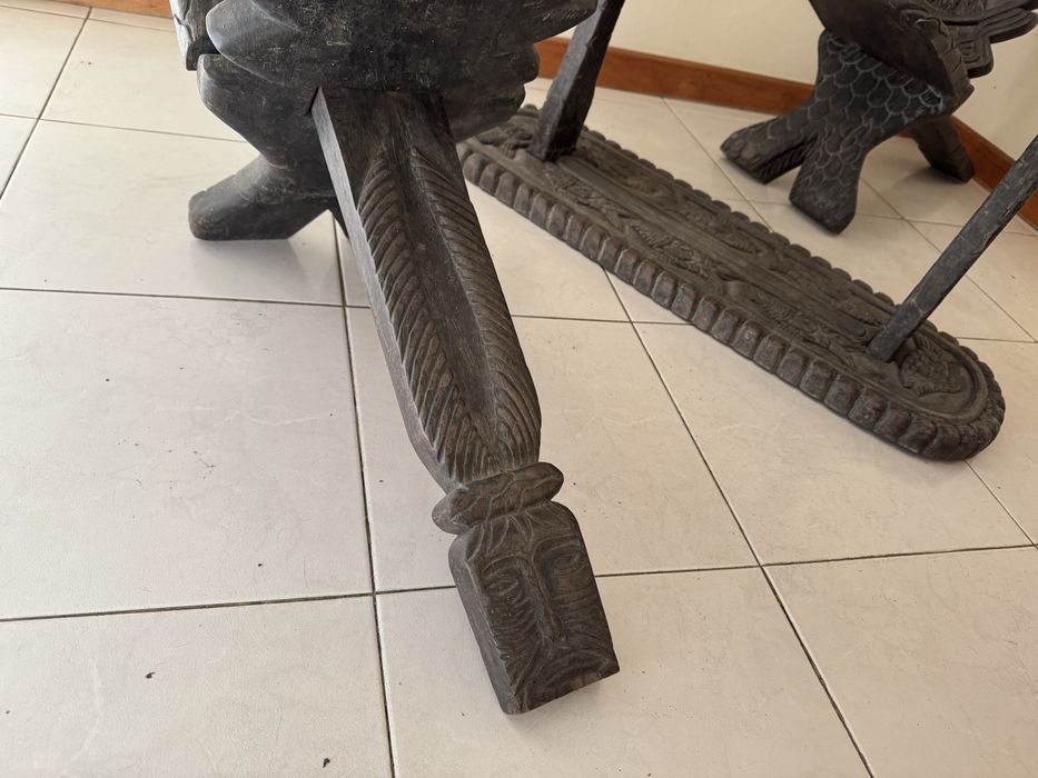 Centro de mesa e cadeiras esculpido à mão de pau preto preço negociáve