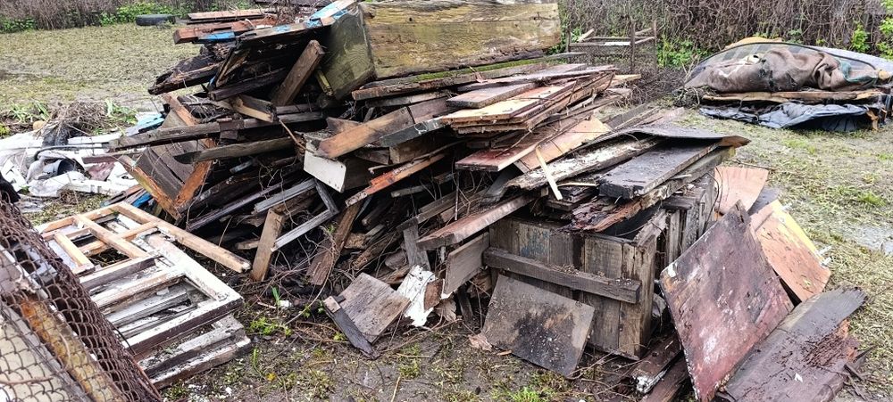 Віддам дрова,Самовивіз.З вивозом сміття.