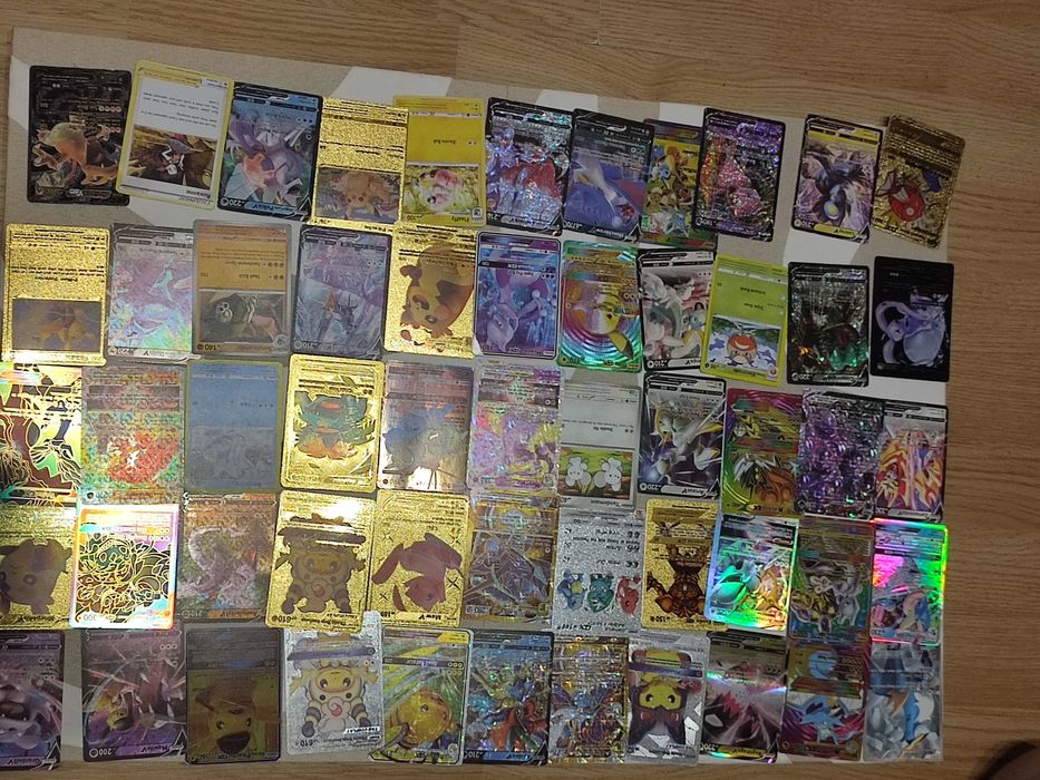 Sprzedam 323 sztuk kart pokemon